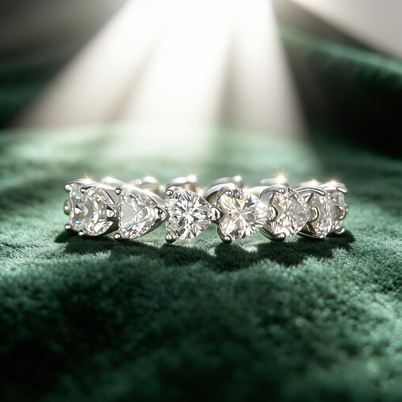 D Renk VVS1 Kalp Mozanit Sonsu - Moissanite Eternity Band Ring Stackable incelemesi ve fiyatı
