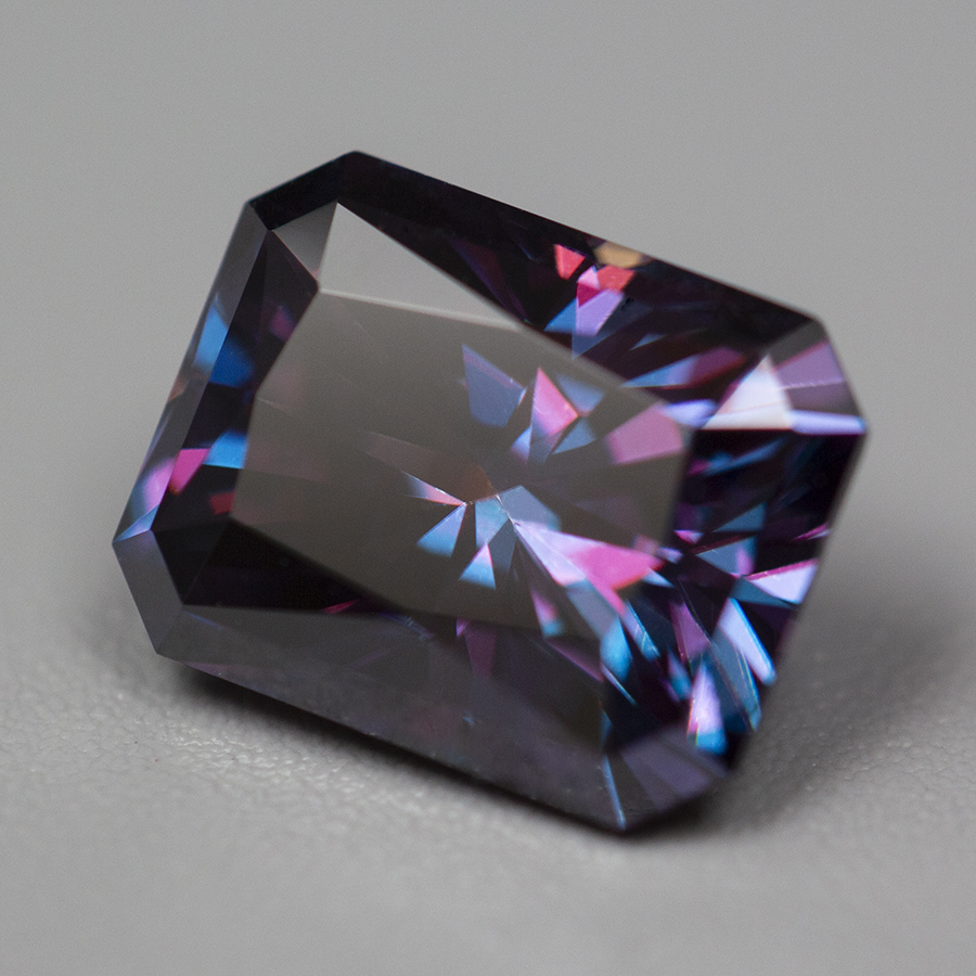 Kraliyet Moru Renkli Radyant K - Gra Certificate Loose Moissanite Stone incelemesi ve fiyatı