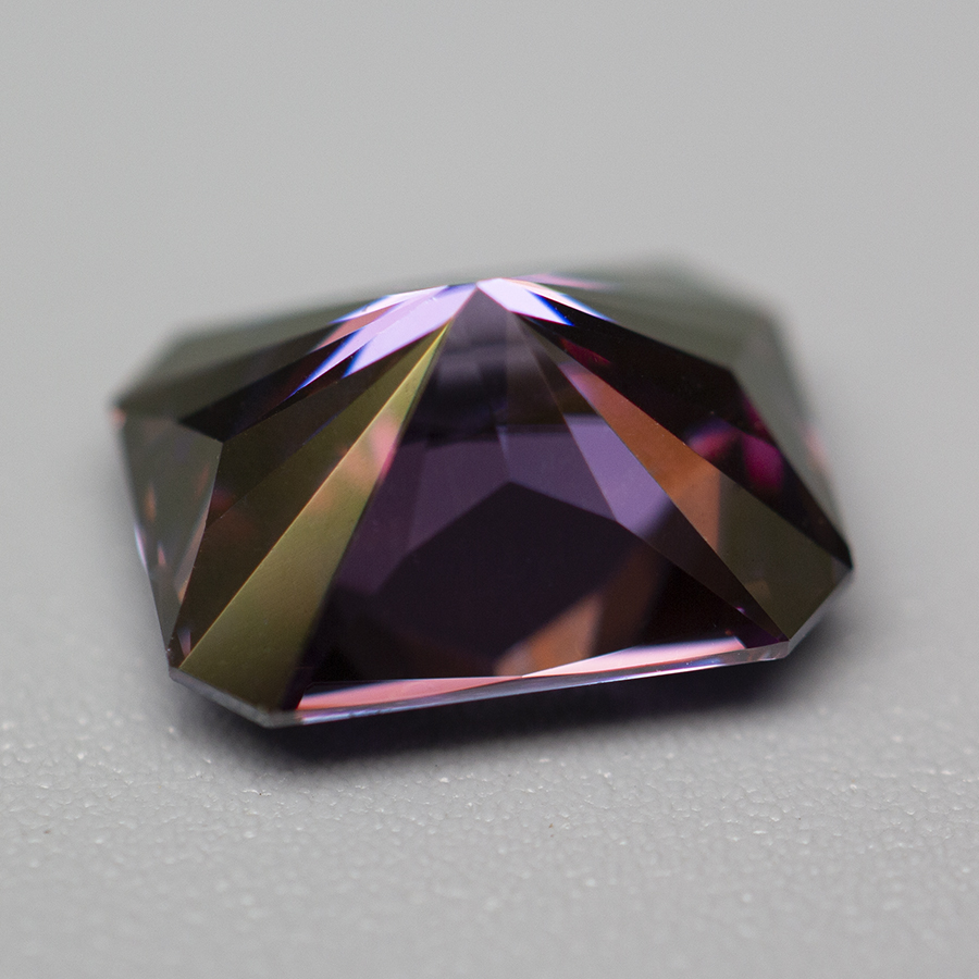 Kraliyet Moru Renkli Radyant K - Gra Certificate Loose Moissanite Stone incelemesi ve fiyatı