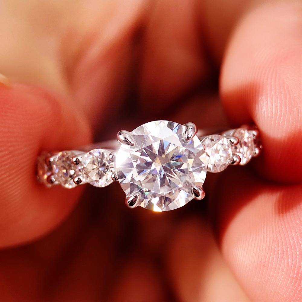 Kadınlar için 2 karat Tam Moza - Moissanite Engagement Ring 2 Carat D Vvs1 incelemesi ve fiyatı