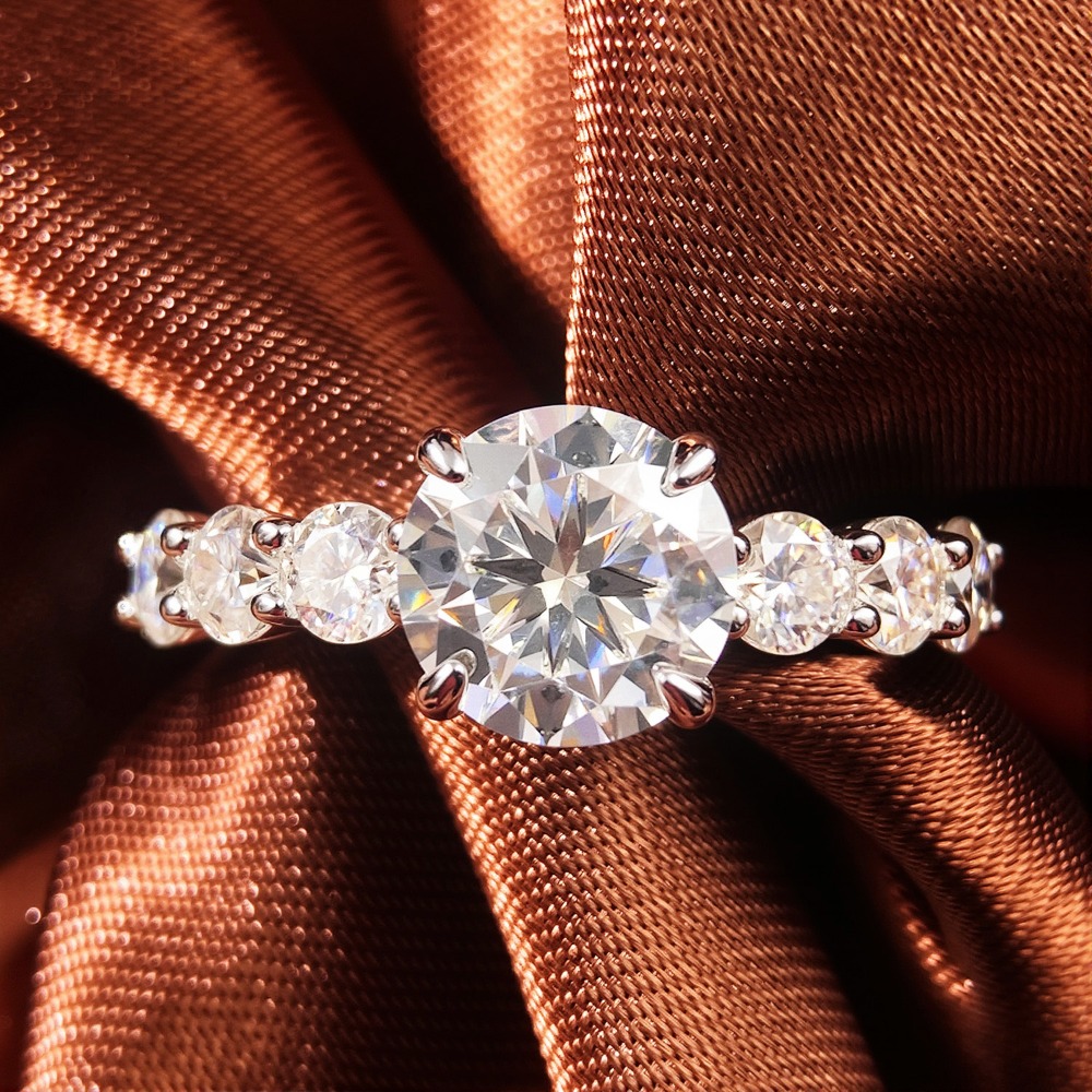 Kadınlar için 2 karat Tam Moza - Moissanite Engagement Ring 2 Carat D Vvs1 incelemesi ve fiyatı