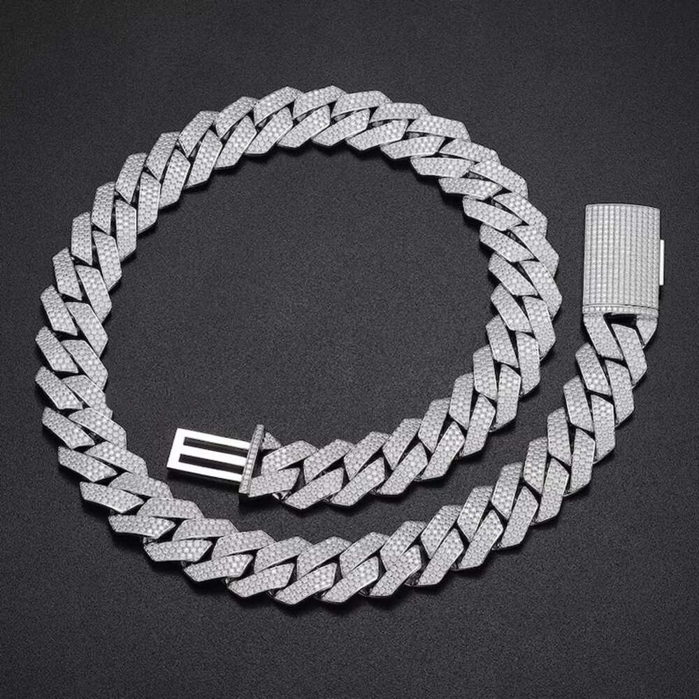 Lüks Buzlu Görünümlü Mücevher  - Moissanite Cuban Link Chain Iced Out incelemesi ve fiyatı