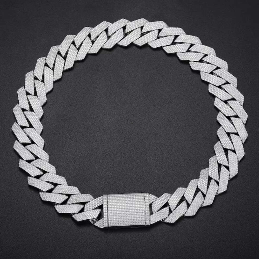 Lüks Buzlu Görünümlü Mücevher  - Moissanite Cuban Link Chain Iced Out incelemesi ve fiyatı
