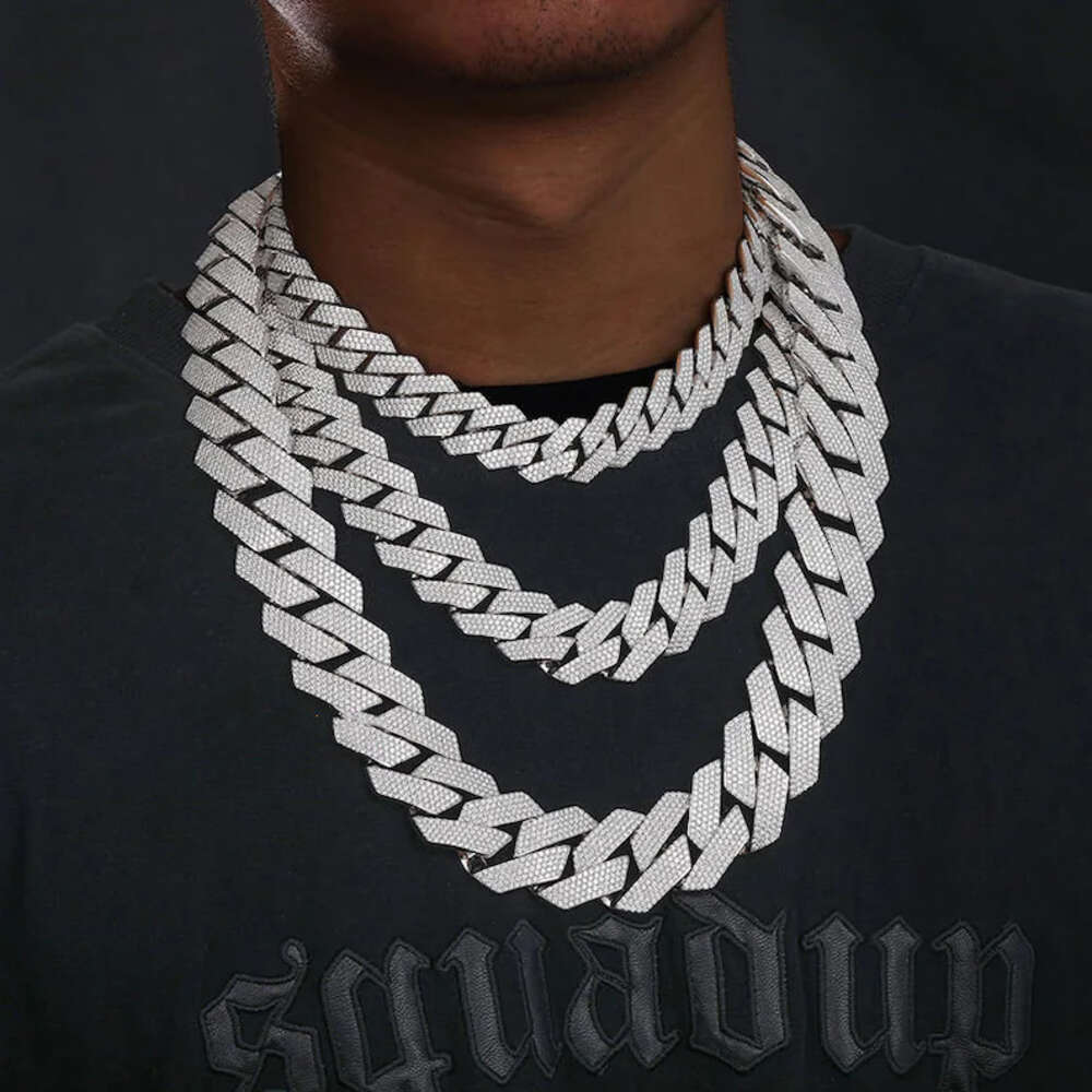 Lüks Buzlu Görünümlü Mücevher  - Moissanite Cuban Link Chain Iced Out incelemesi ve fiyatı