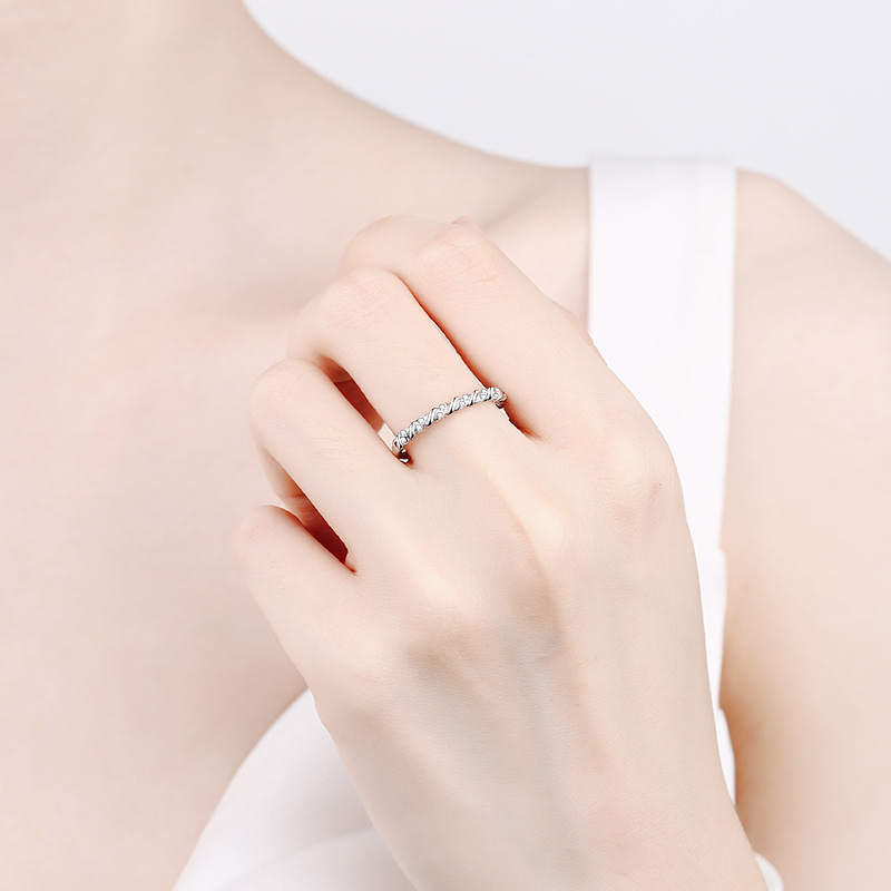 Mozanit Bükülmüş sonsuzluk yüz - Moissanite Eternity Band Ring Stackable incelemesi ve fiyatı
